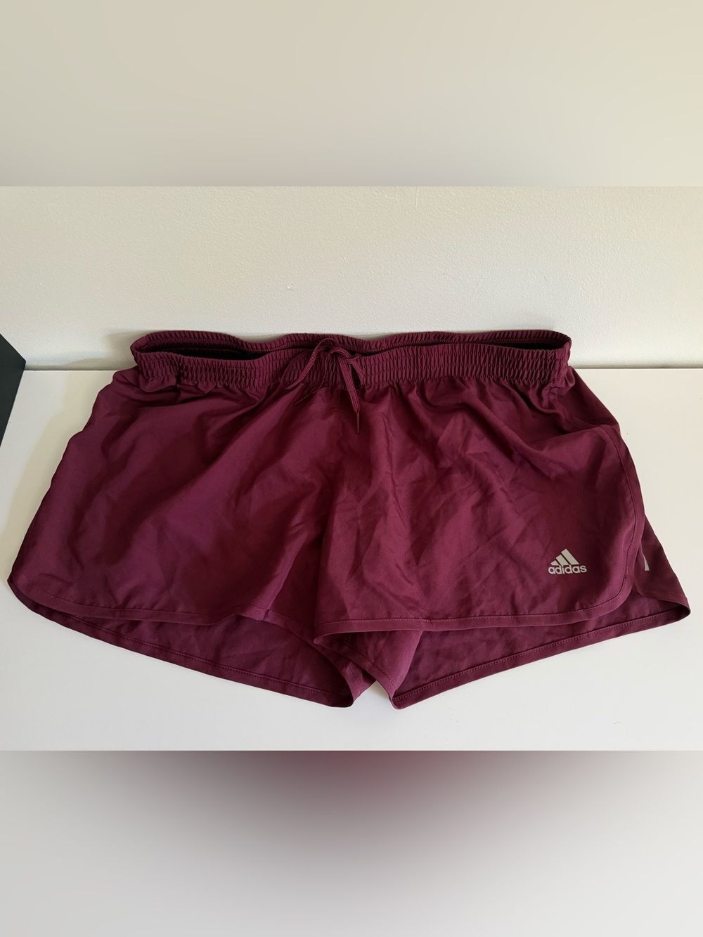 Adidas Women’s Aeroready 3” Lined Running Shorts X-Large Burgundy Reflective